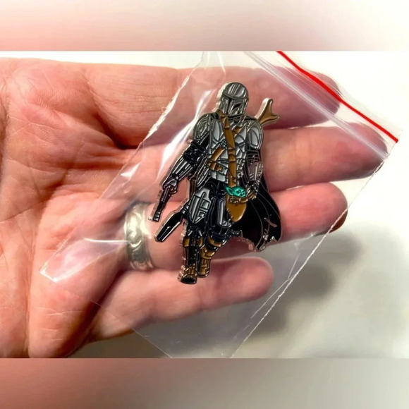 Star Wars - The Mandalorian & Grogu - Epic Duo Pin 😎💚 - Picture 4 of 10